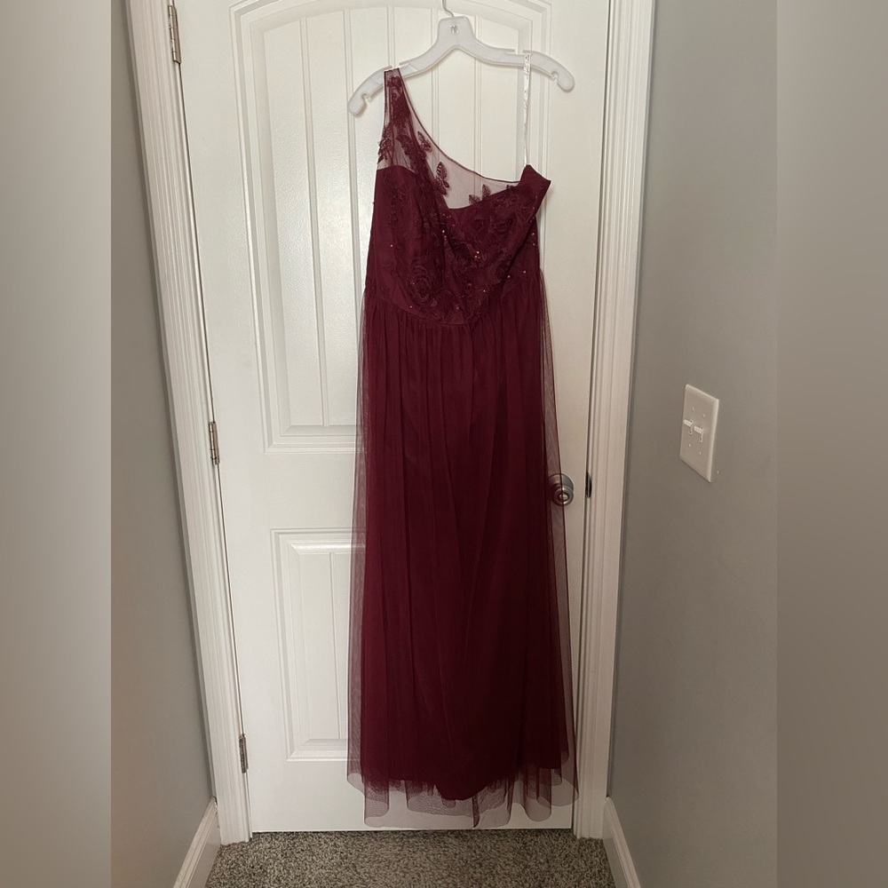 NWOT Wine David’s Bridal Bridesmaid Dress